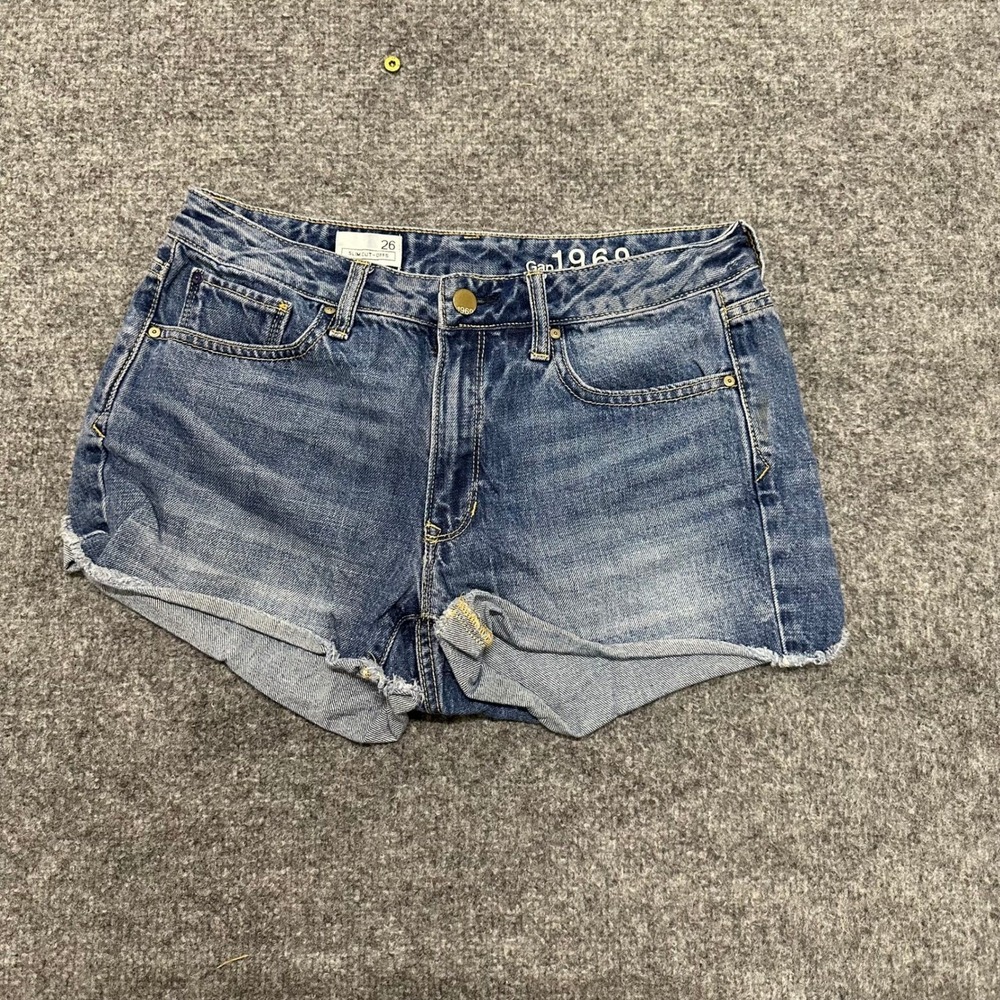 Gap Denim Shorts Womens Size 26 Blue 1969 Slim Cut-Offs Medium Wash Raw Hem